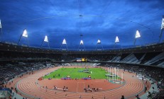 开云体育在线-手术刀与霓虹，欧文，F1街道赛黑夜里的独裁者