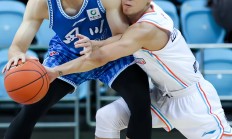 开云体育app-篮球赛事火热进行中，各路球队瞄准冠军奋力争夺