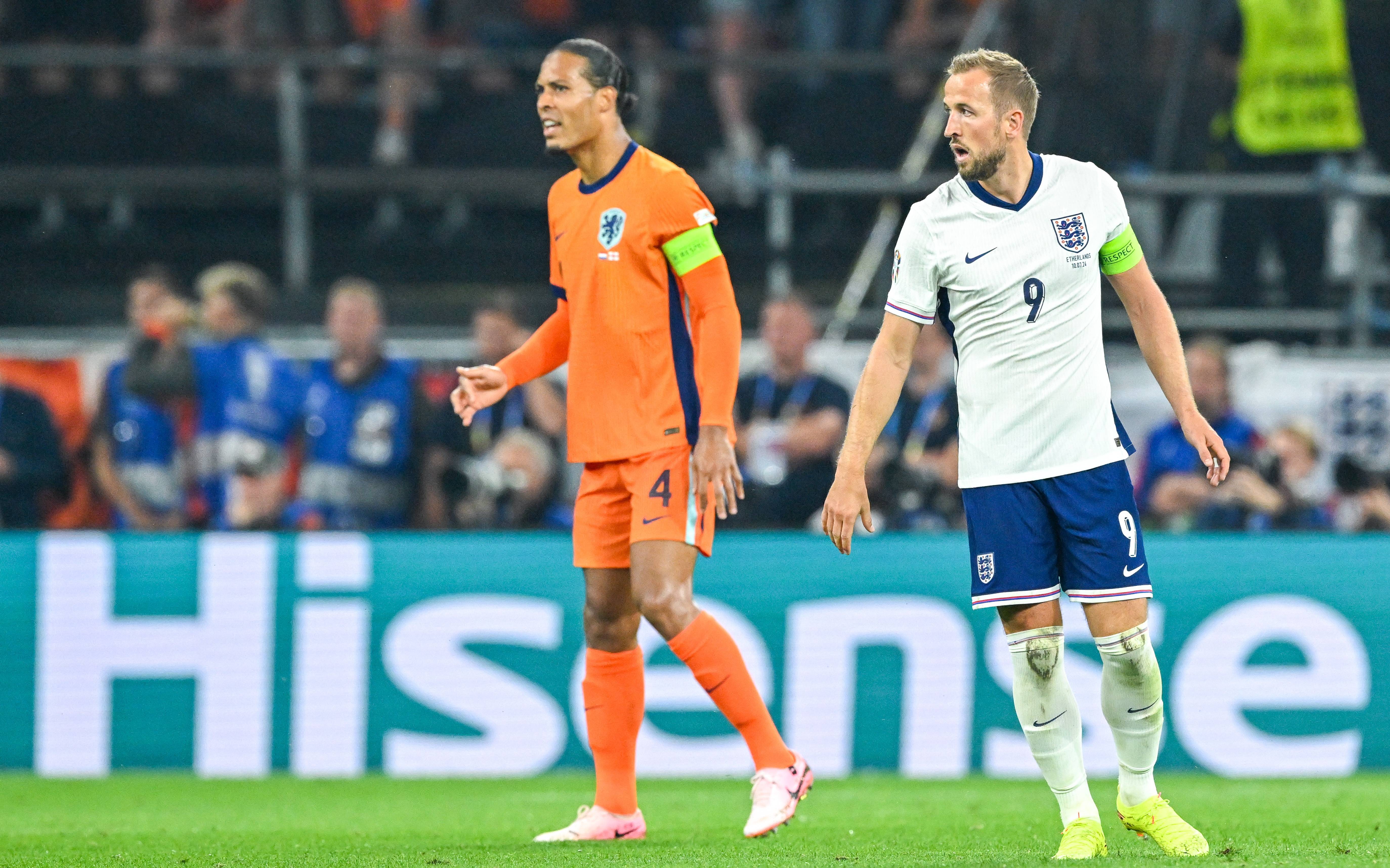 荷兰国家队闯入欧洲杯决赛,英勇无畏 荷兰国家队闯入欧洲杯决赛,英勇无畏