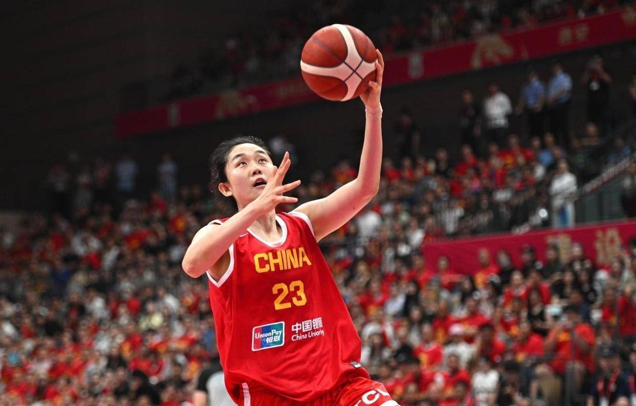 广东女篮全队组织战术训练,期待取得好成绩 广东女篮全队组织战术训练,期待取得好成绩