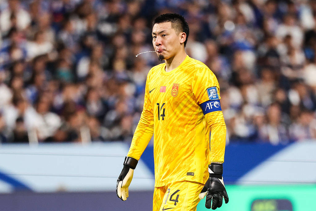 包含足球场上好戏连连，球员技艺娴熟实力强大的词条