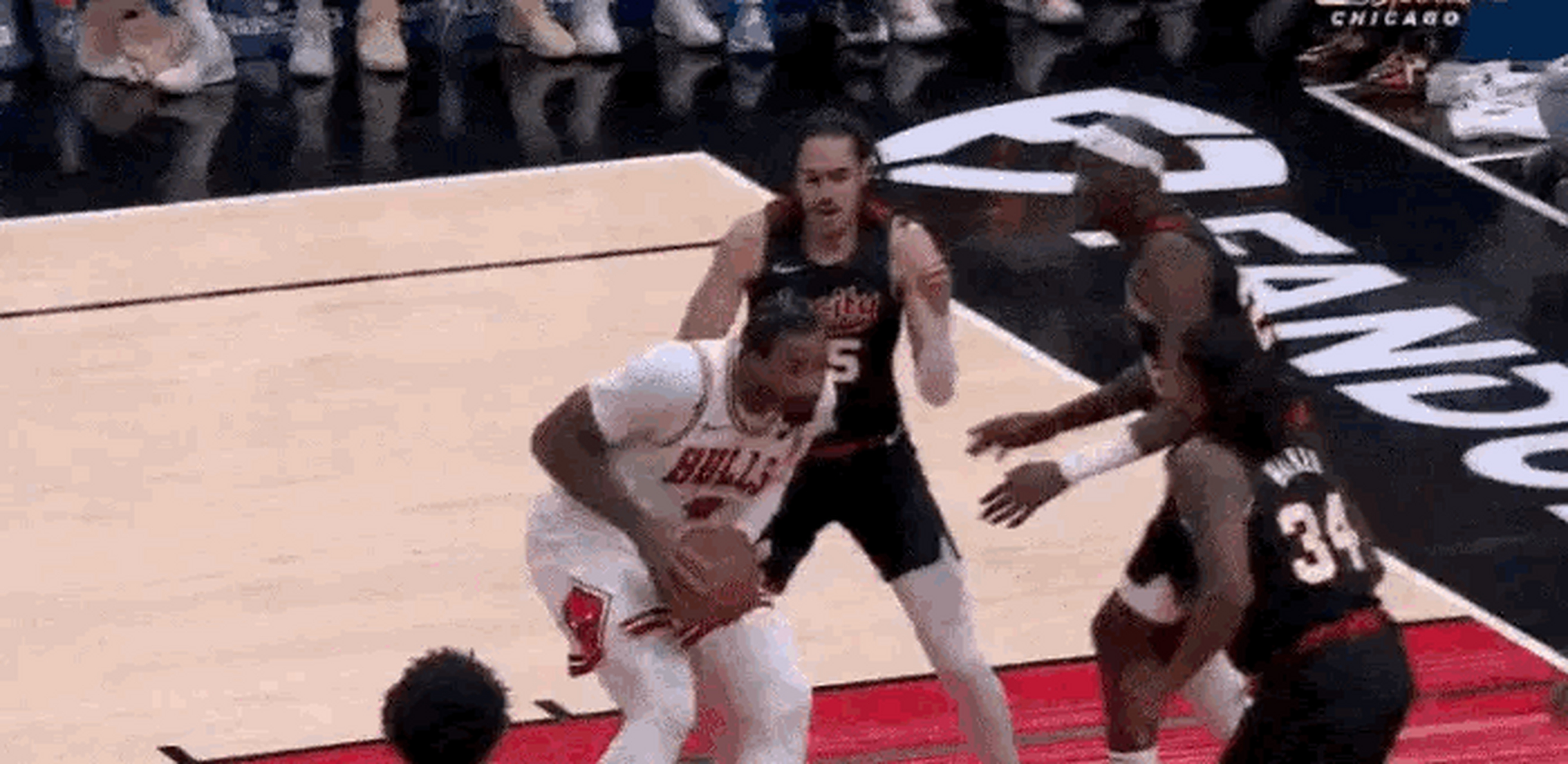 开拓者队击败公牛,取得三连胜 开拓者队击败公牛,取得三连胜