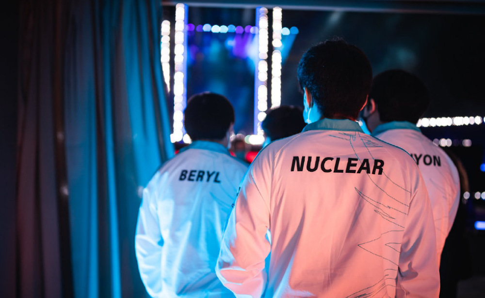 TSM险胜HLE,Canyon操刀奇招英雄翻盘峡谷大战小组赛,引爆全场热议 TSM险胜HLE,Canyon操刀奇招英雄翻盘峡谷大战小组赛,引爆全场热议