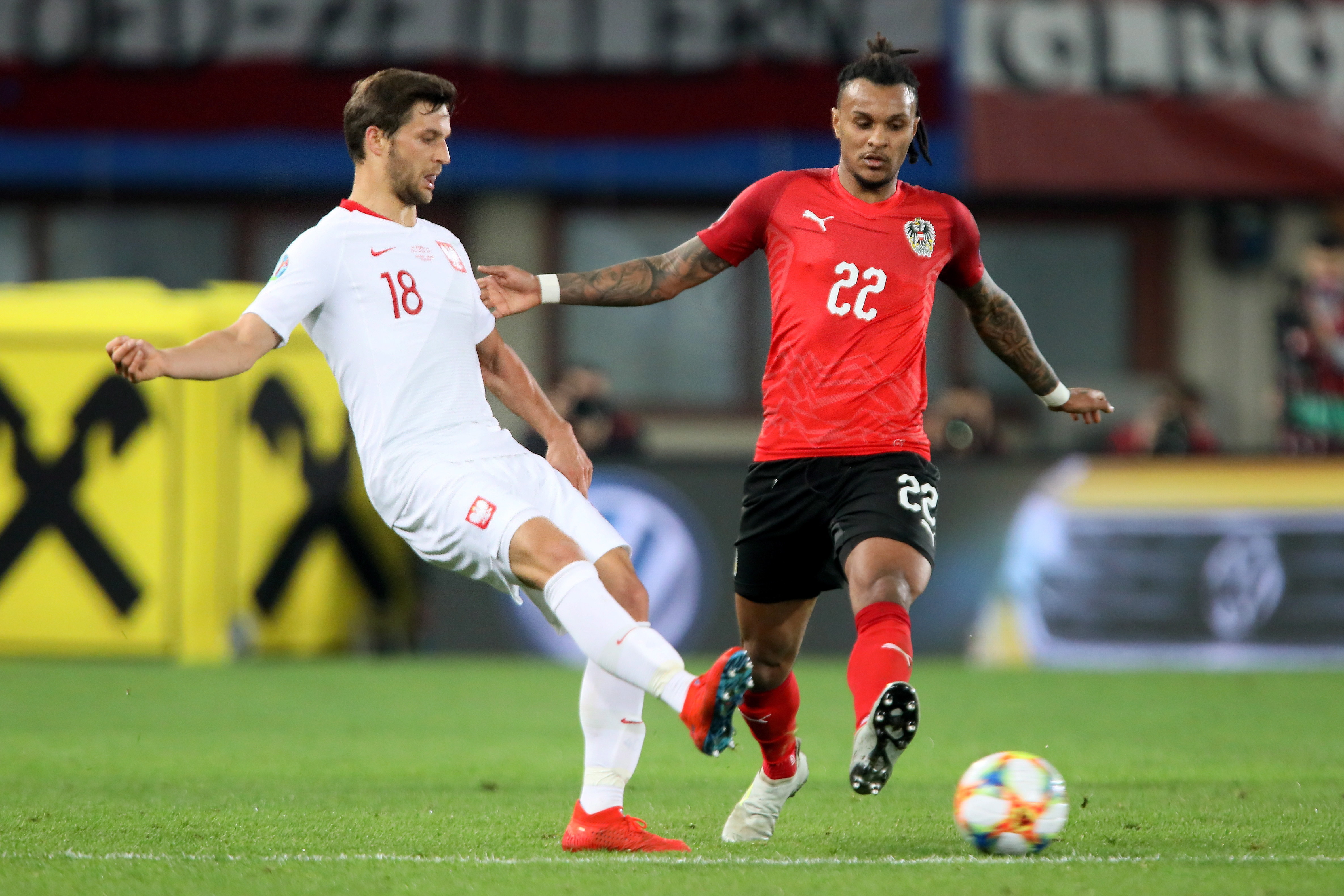 波兰队逆转奥地利队，波尔扛起全队