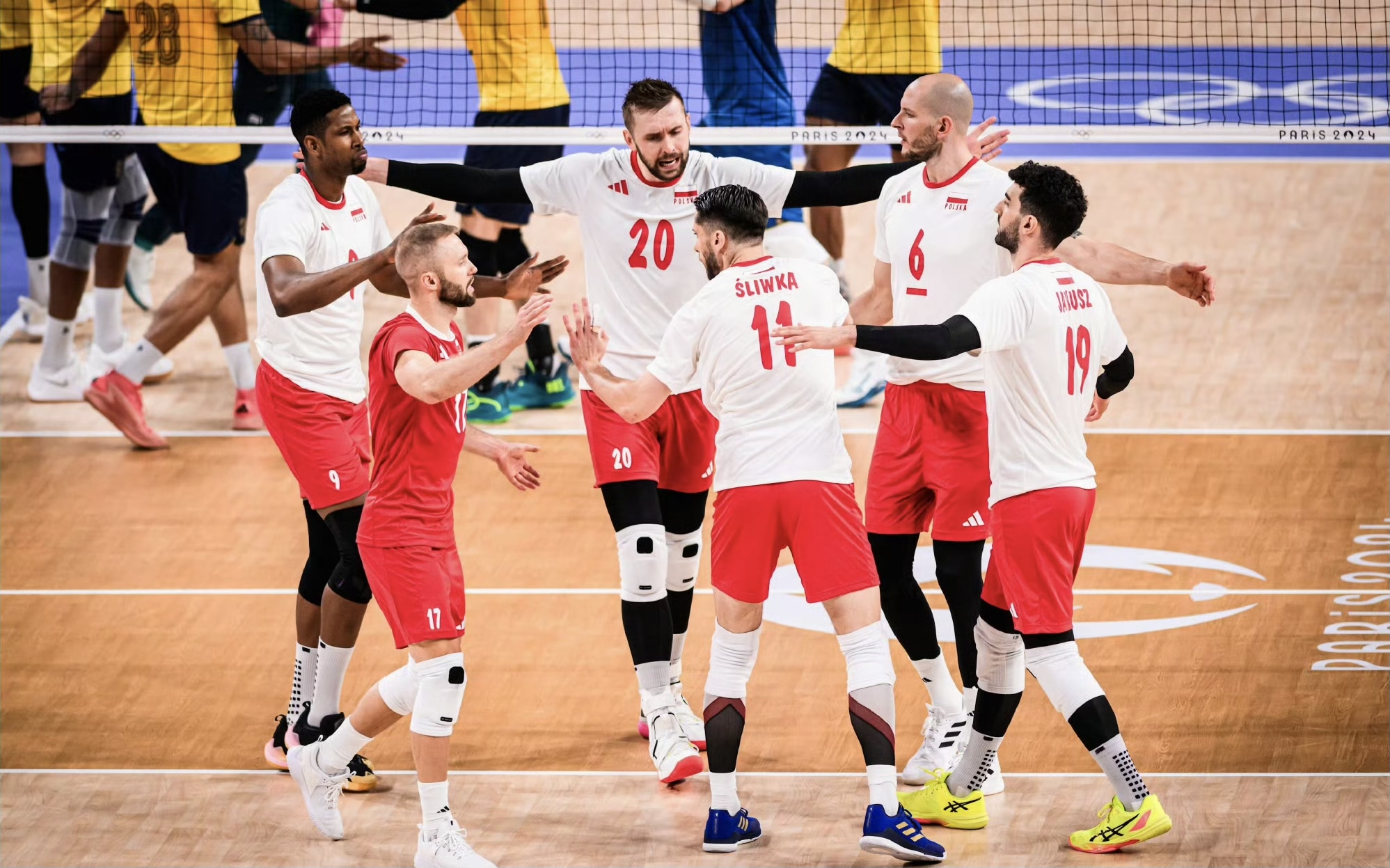 波兰队力克葡萄牙队，波尔点燃赛场