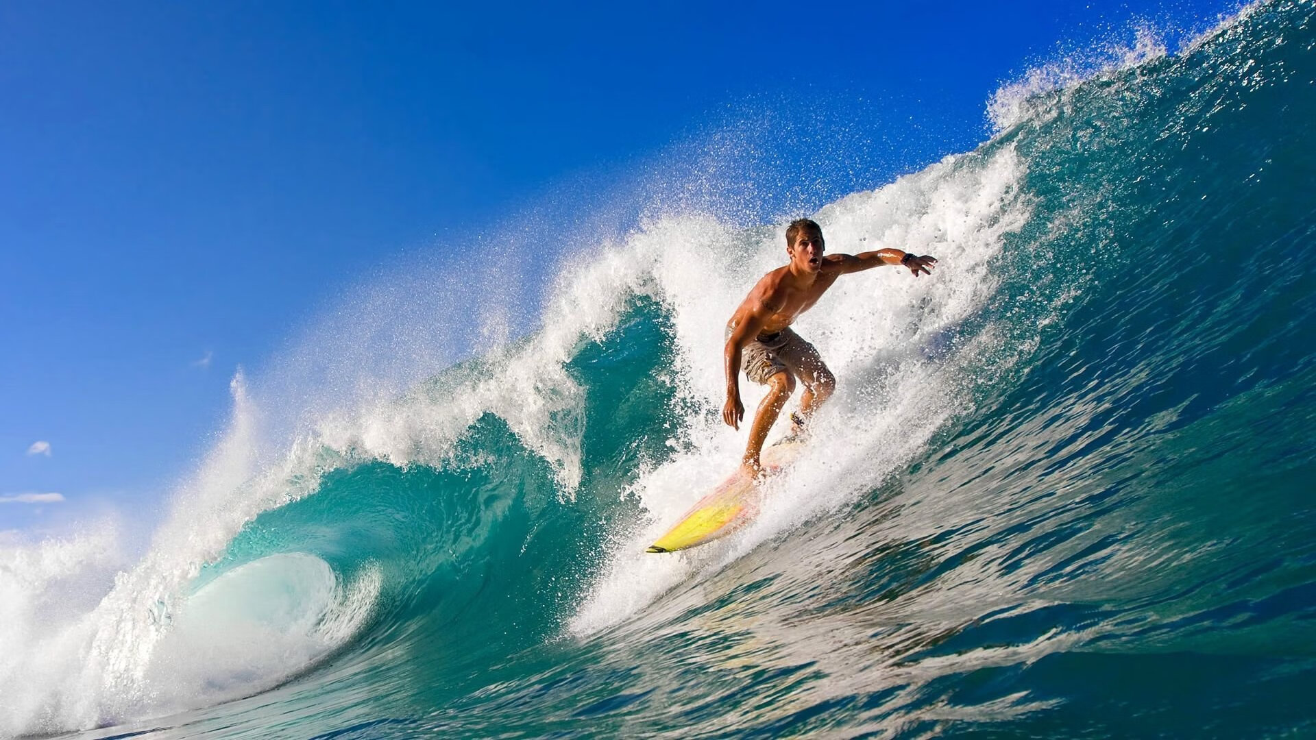 红色风暴与蓝色交响，永不褪色的足球对决艺术