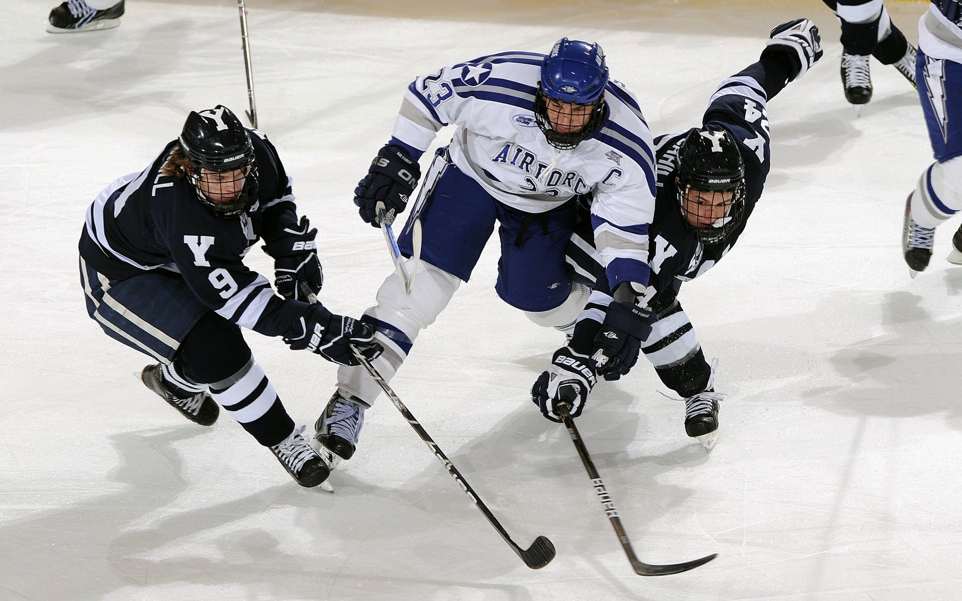 当翡翠绿遇上鹏城红，拉梅洛的魔术跨越了10800公里